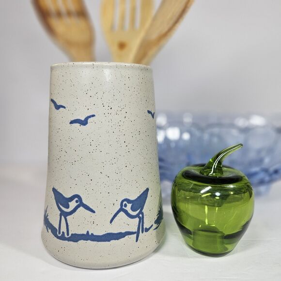 Vtg Sanibel Pottery 6-3/4 Vase Blue Sandpipers / Seagulls 1984 Utensil Holder - Picture 1 of 12